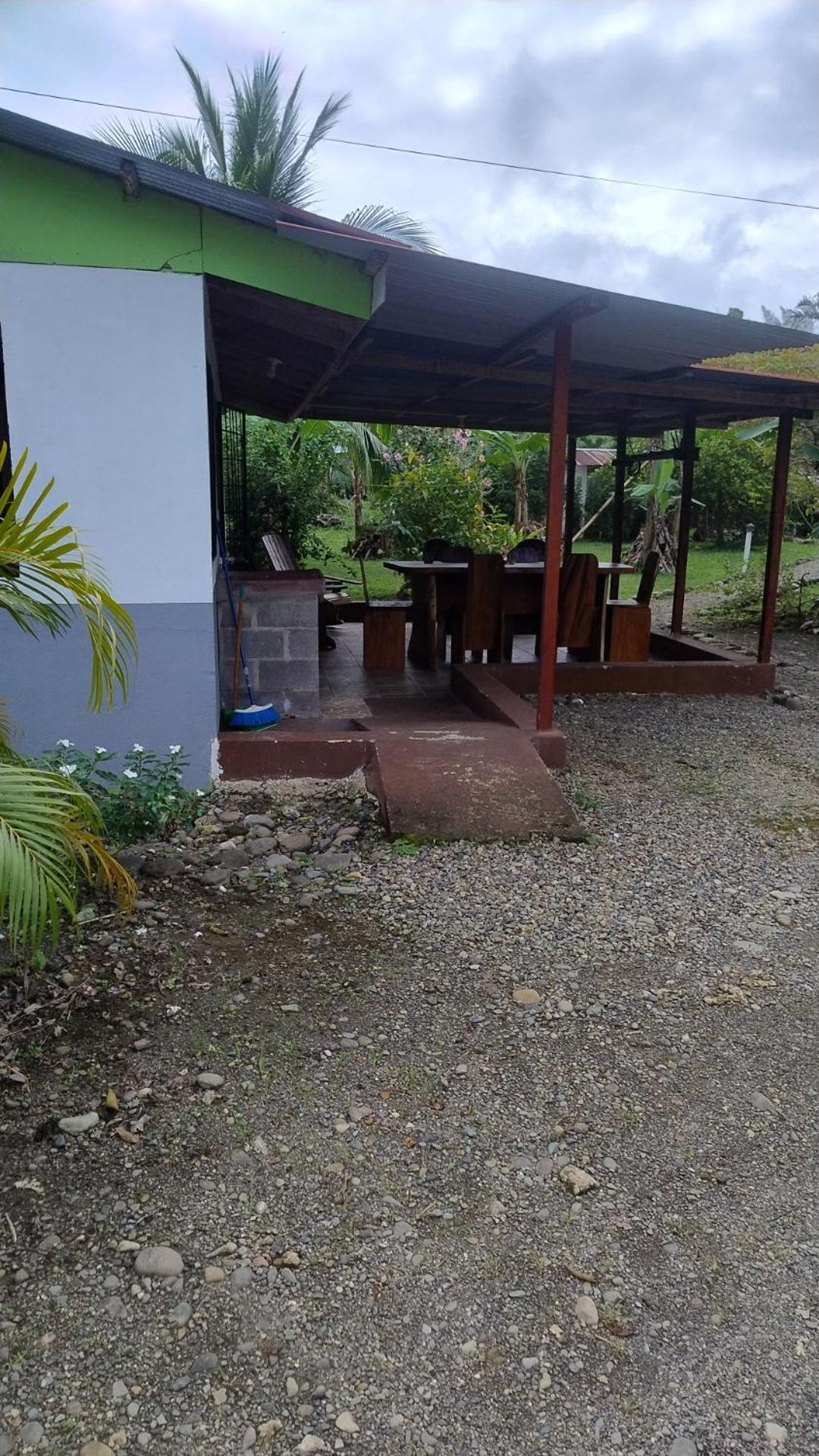 Casas y Cabinas Los Tucanes Cahuita Exterior foto