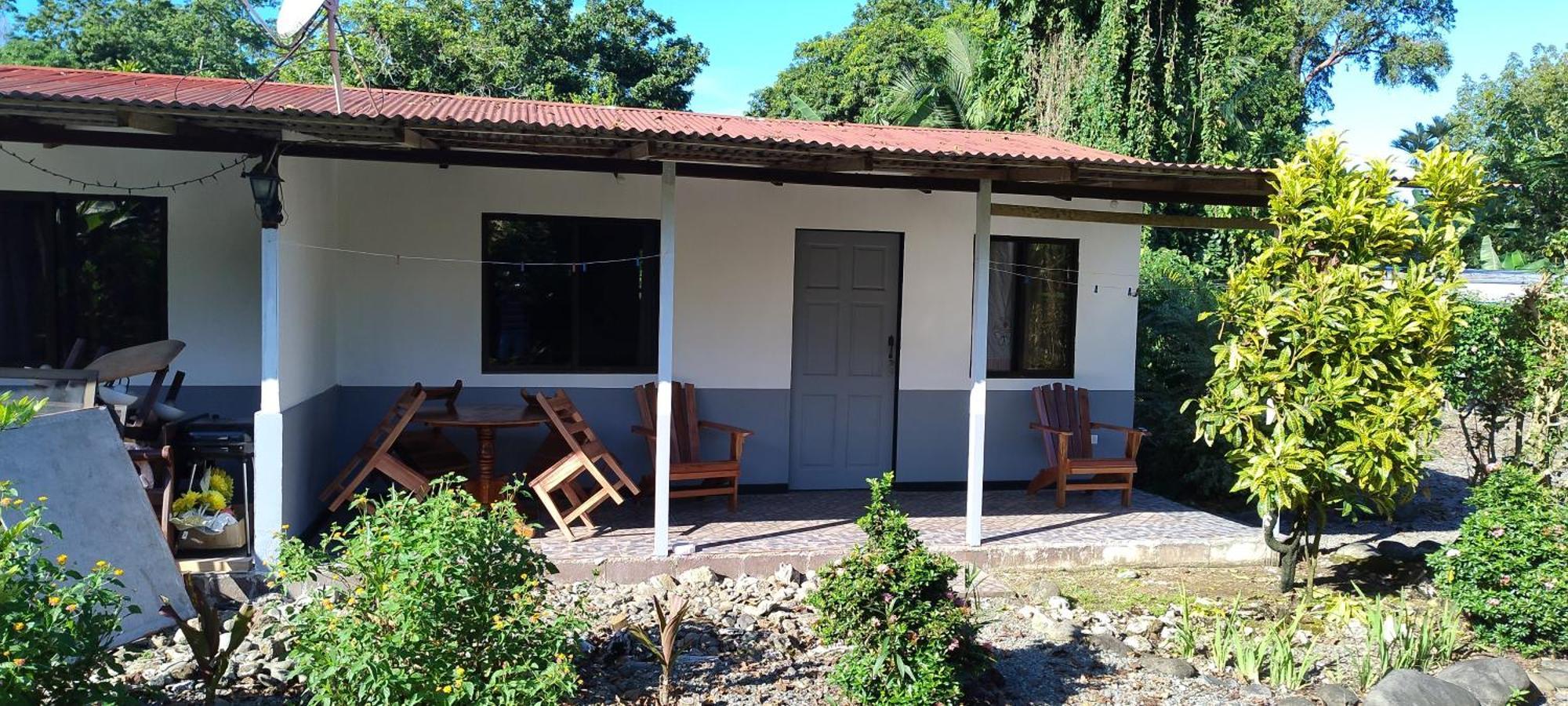 Casas y Cabinas Los Tucanes Cahuita Exterior foto
