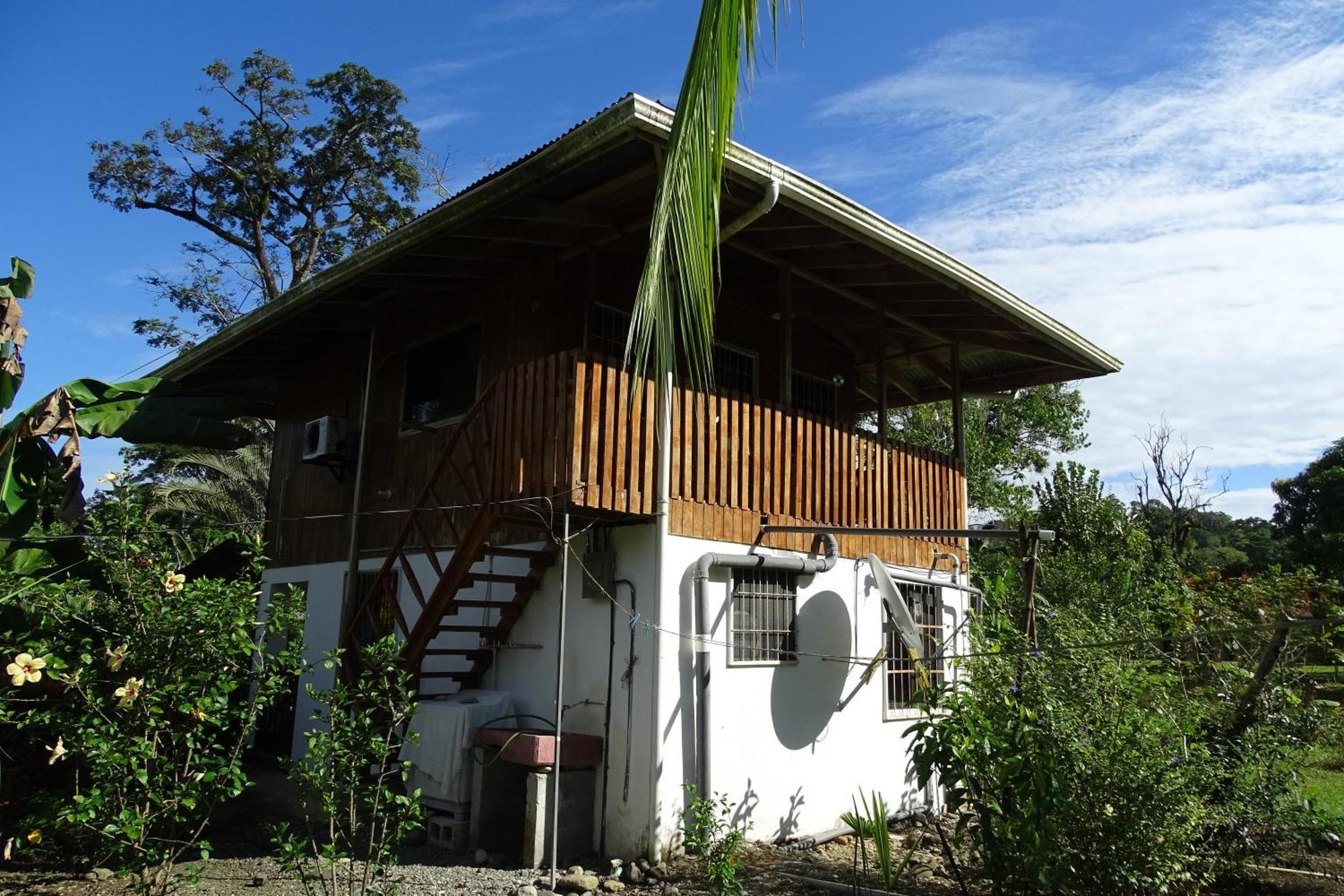 Casas y Cabinas Los Tucanes Cahuita Exterior foto